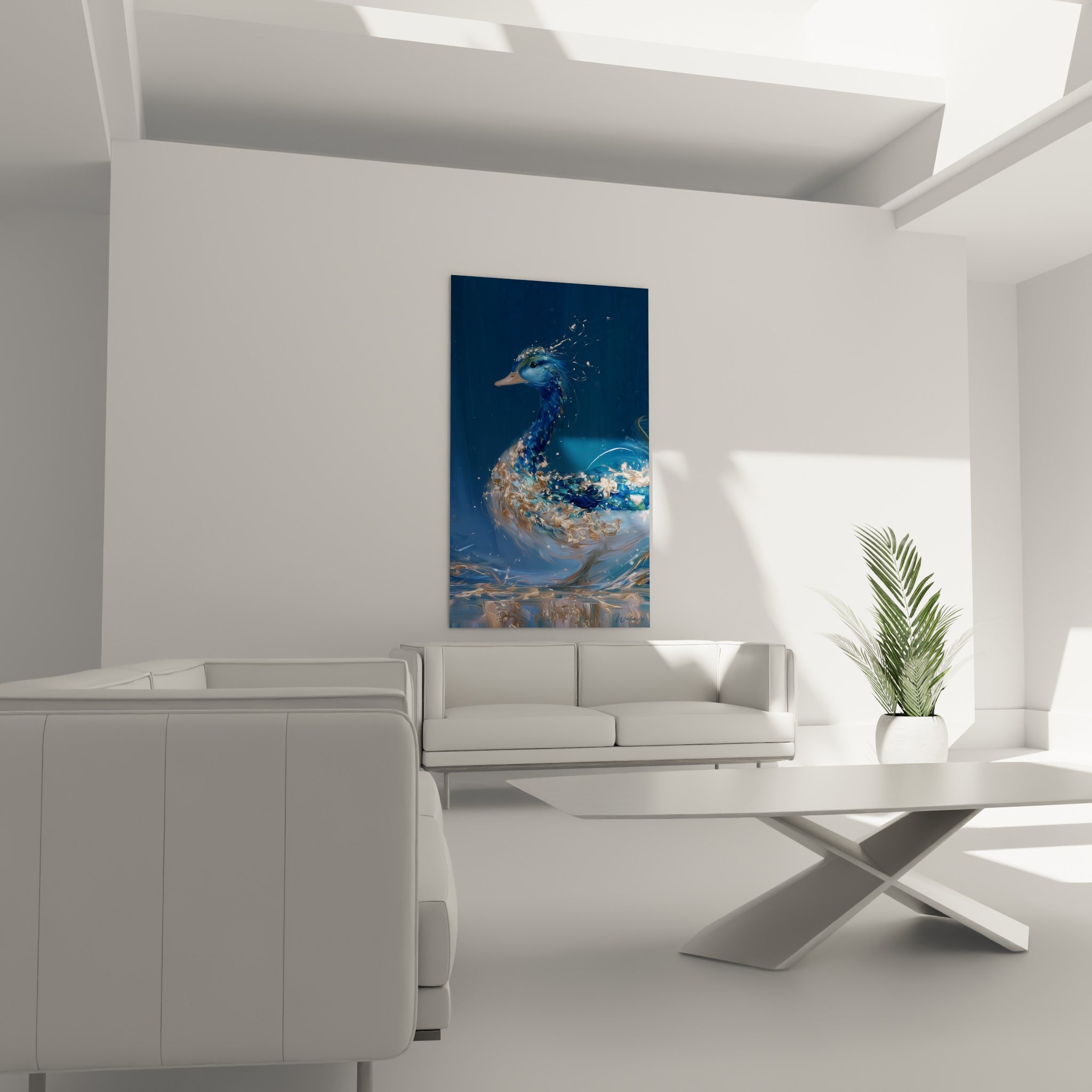Canard aux reflets dorés sur fond bleu nuit, disposé au-dessus d'un canapé dans un salon lumineux