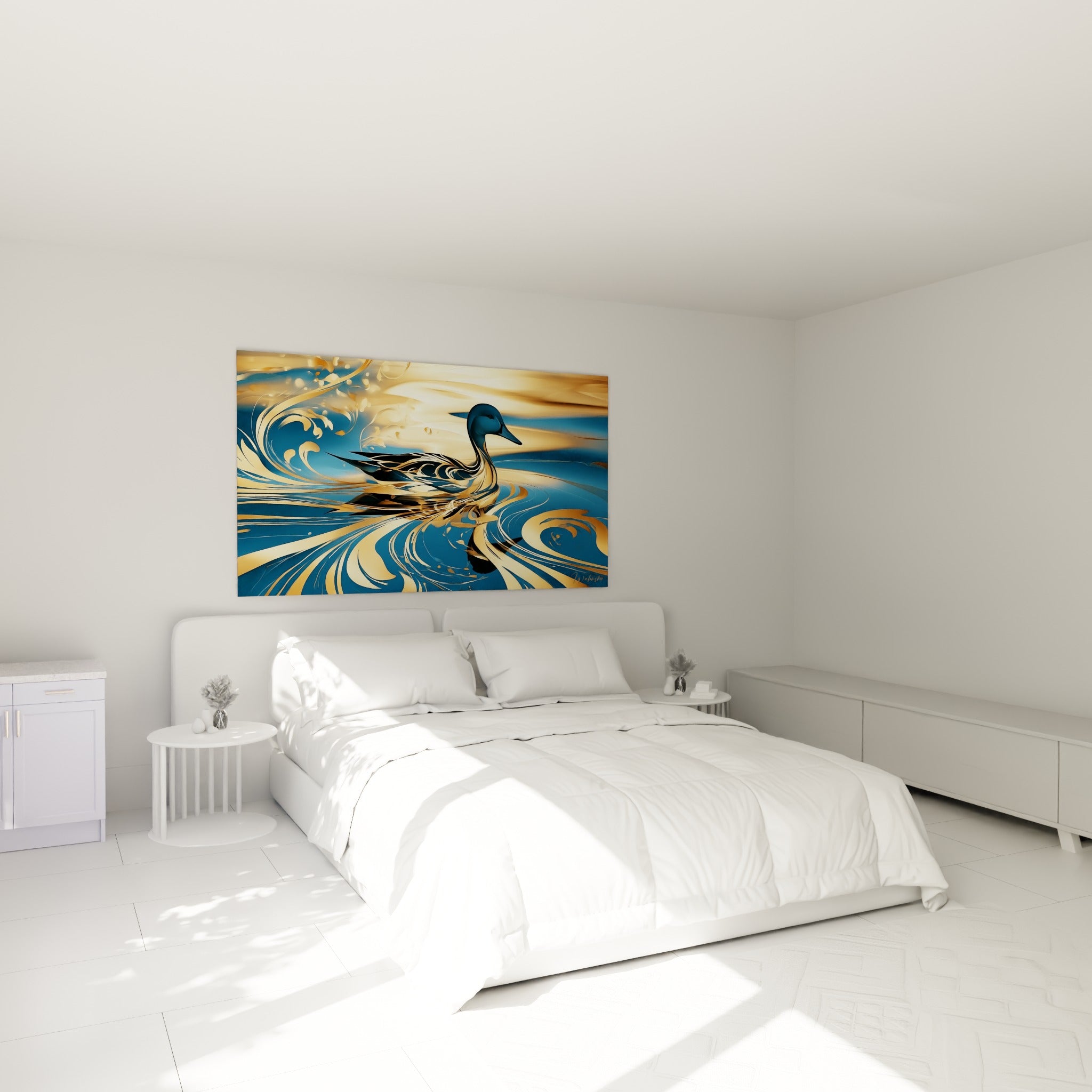 Canard bleu marine aux motifs dorés glissant sur l'eau, accroché au-dessus d'un lit dans une chambre claire