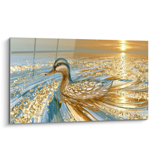 Canard doré au plumage beige nageant sur une eau bleu pastel scintillante au coucher du soleil