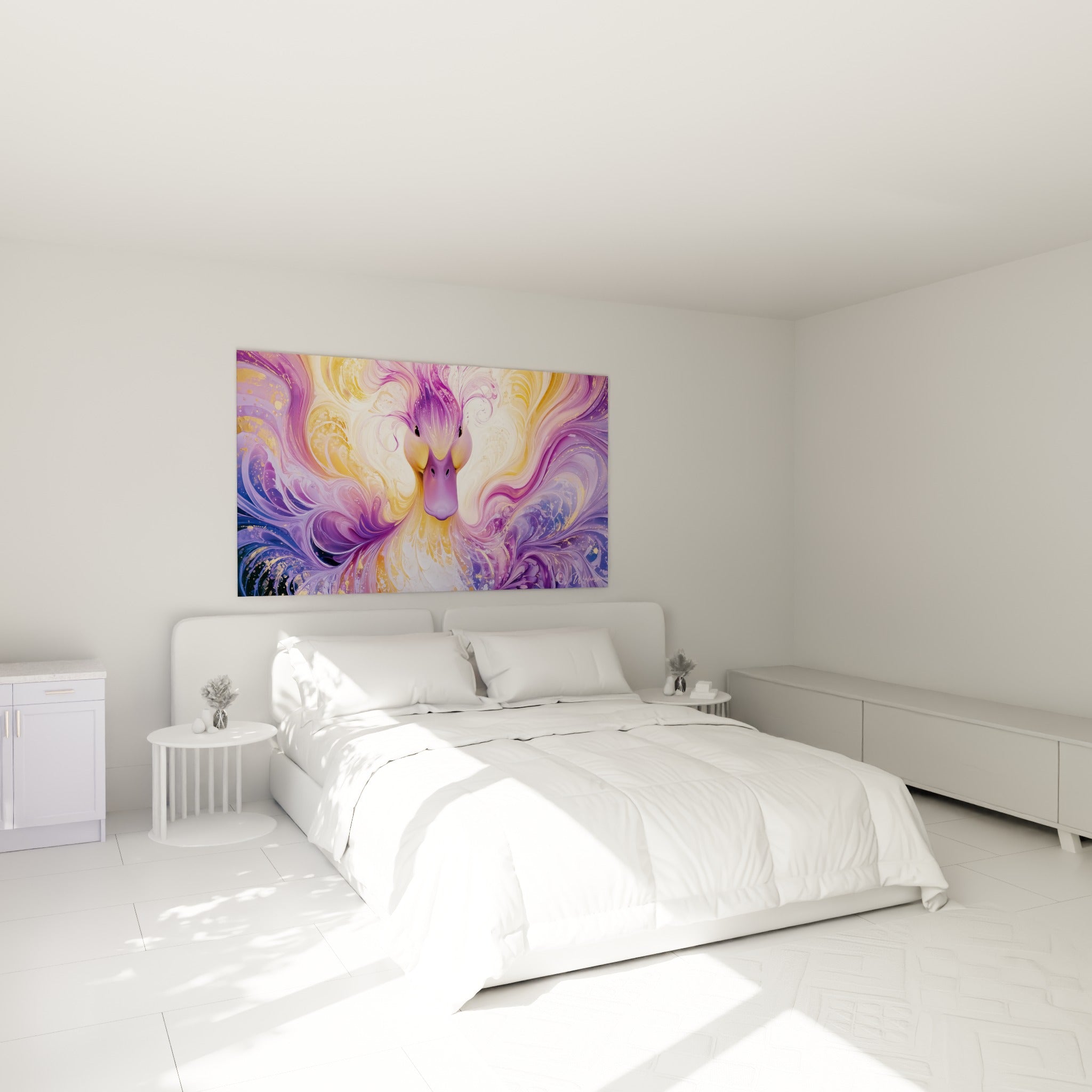 Volutes mauves et dorées entourant un canard stylisé, accrochées au-dessus d'un lit dans une chambre claire
