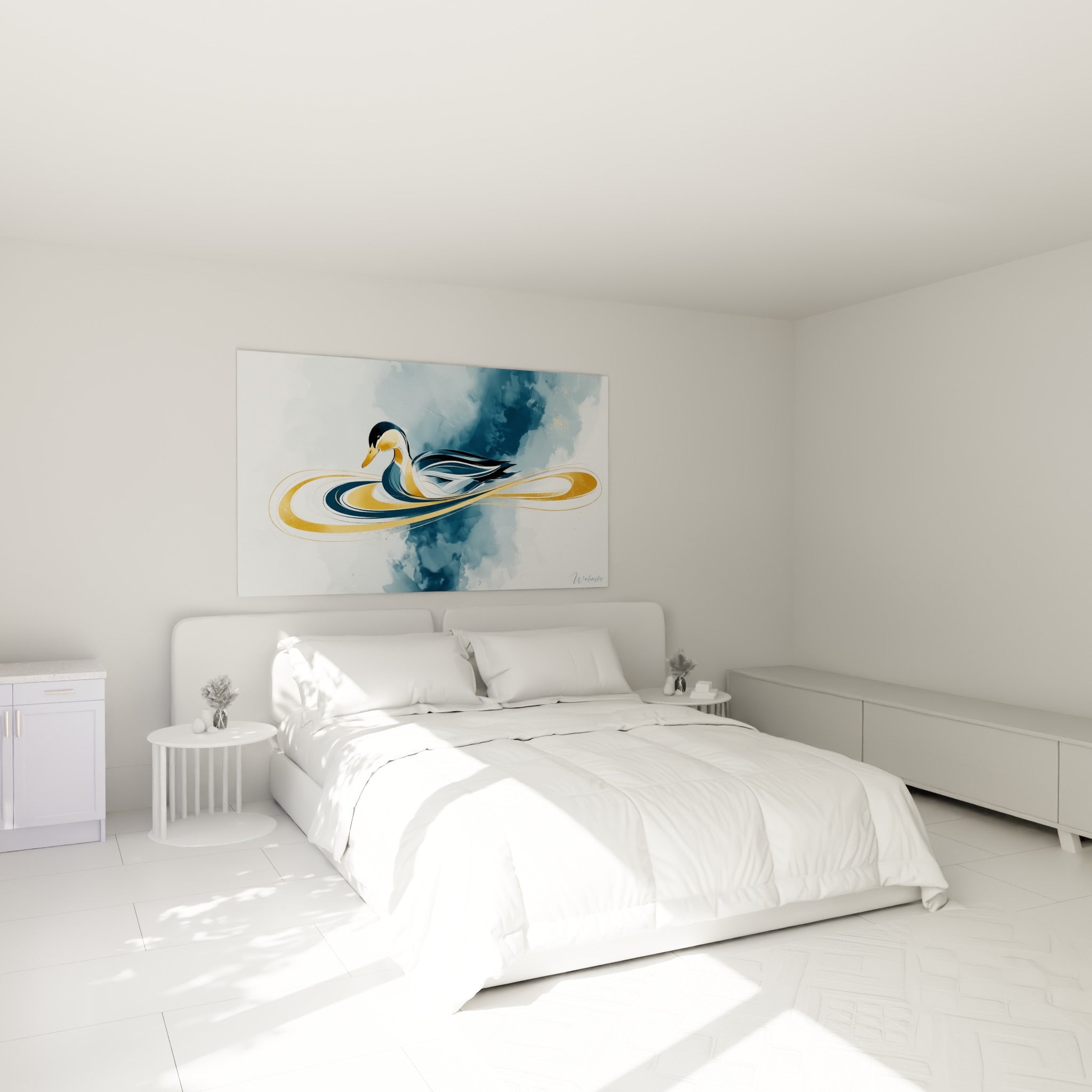 Silhouette de canard doré aux ailes bleu marine, accrochée au-dessus d'un lit dans une chambre claire
