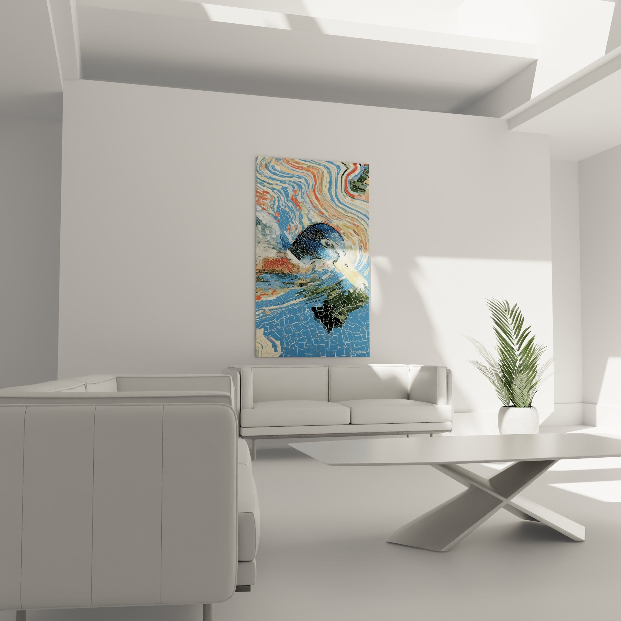 Oiseau aquatique bleu profond et roux traversant des vagues mosaïquées, au-dessus d'un canapé dans un salon lumineux