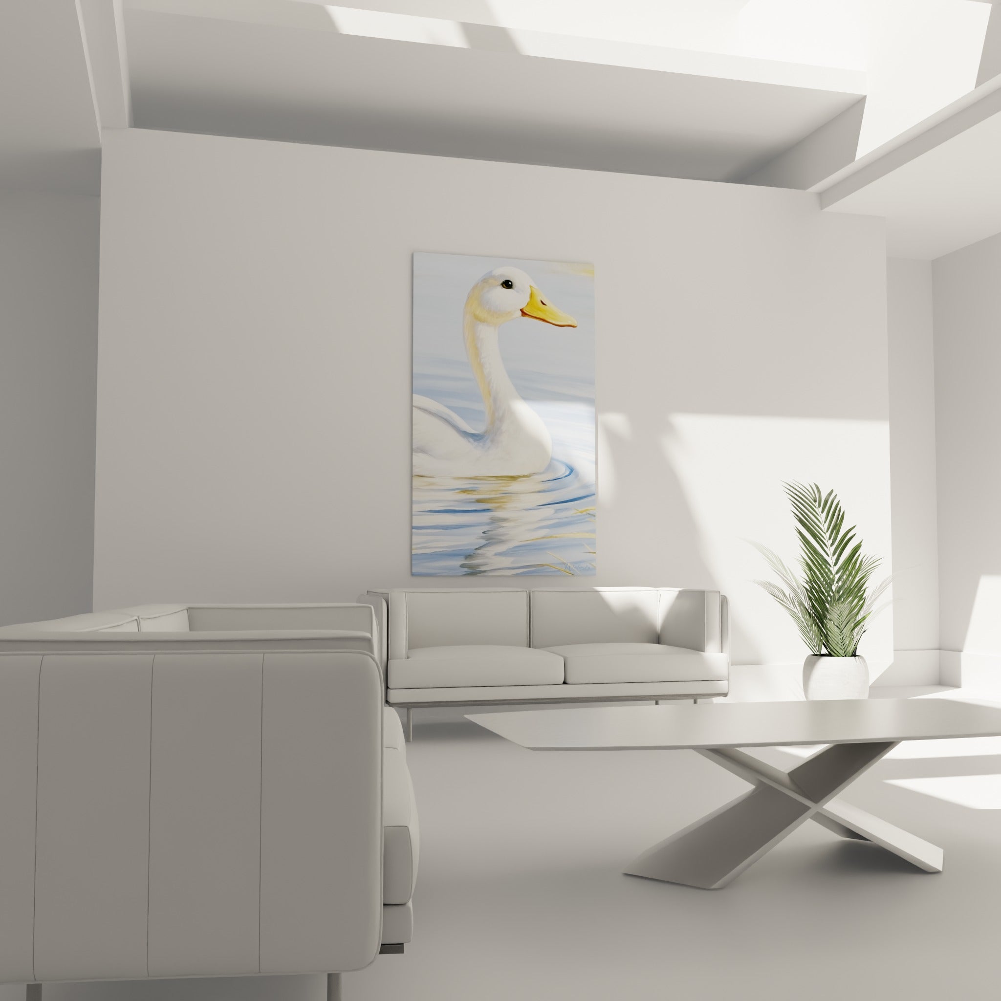 Oiseau blanc au reflet doré sur l'eau, accroché au-dessus d'un canapé dans un salon lumineux