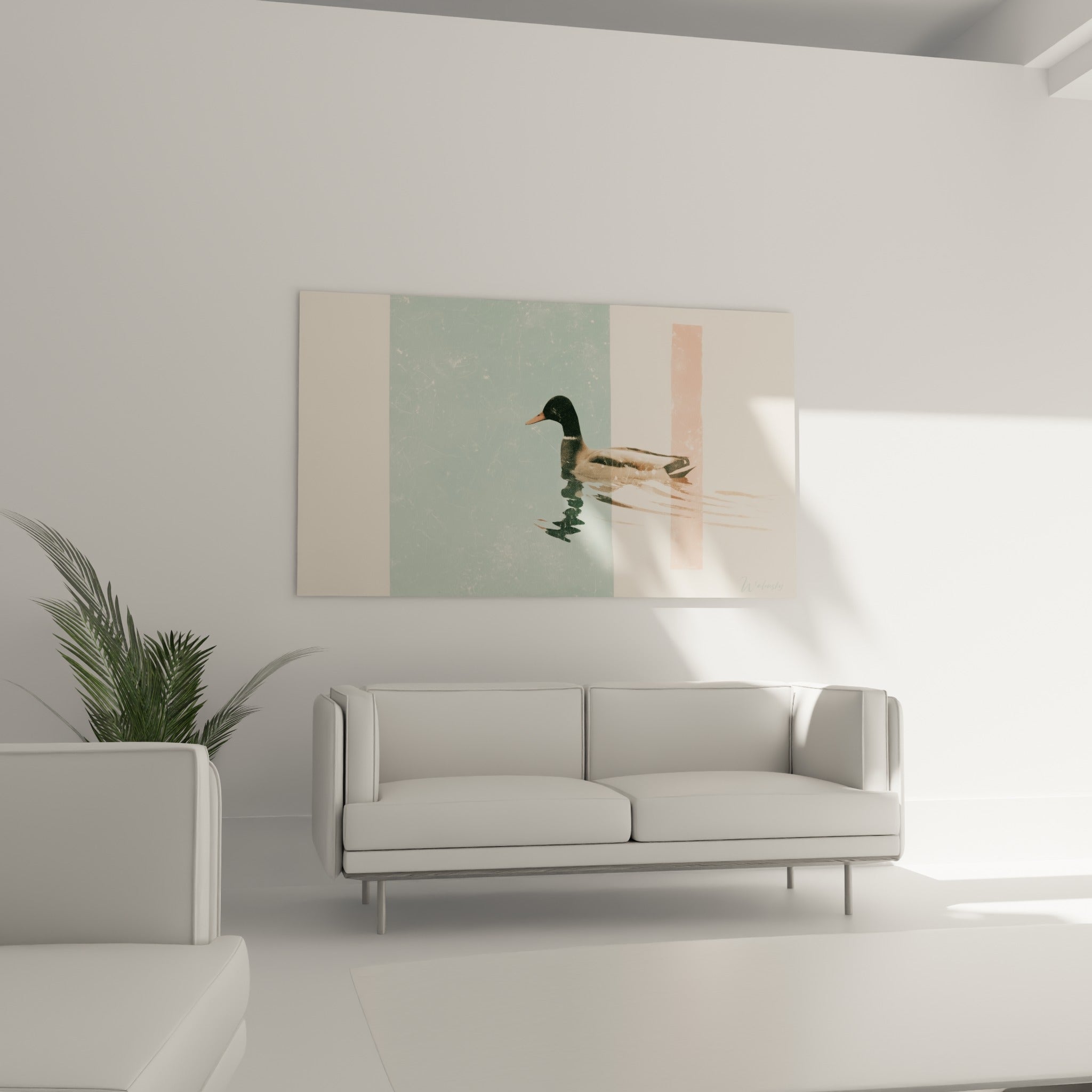 Oiseau aquatique brun au bec orangé sur fond pastel, au-dessus d'un canapé dans un salon lumineux