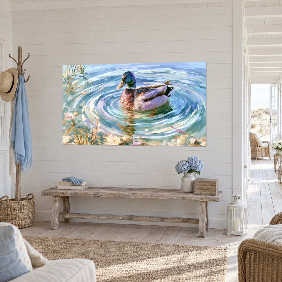 Tableau canard sauvage au plumage brun-roux cerclé de ripples azur, roseaux dorés sur le bord, mur de lames blanches