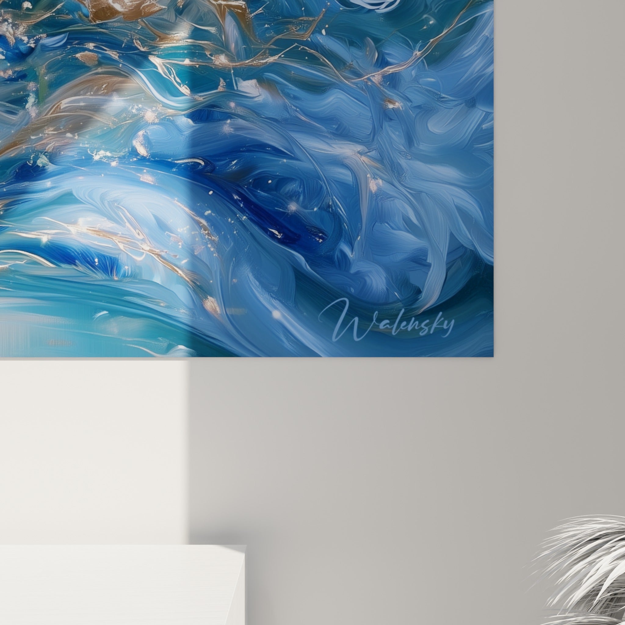 Éclats dorés et coulures bleu marine visibles de près sur la toile texturée du canard