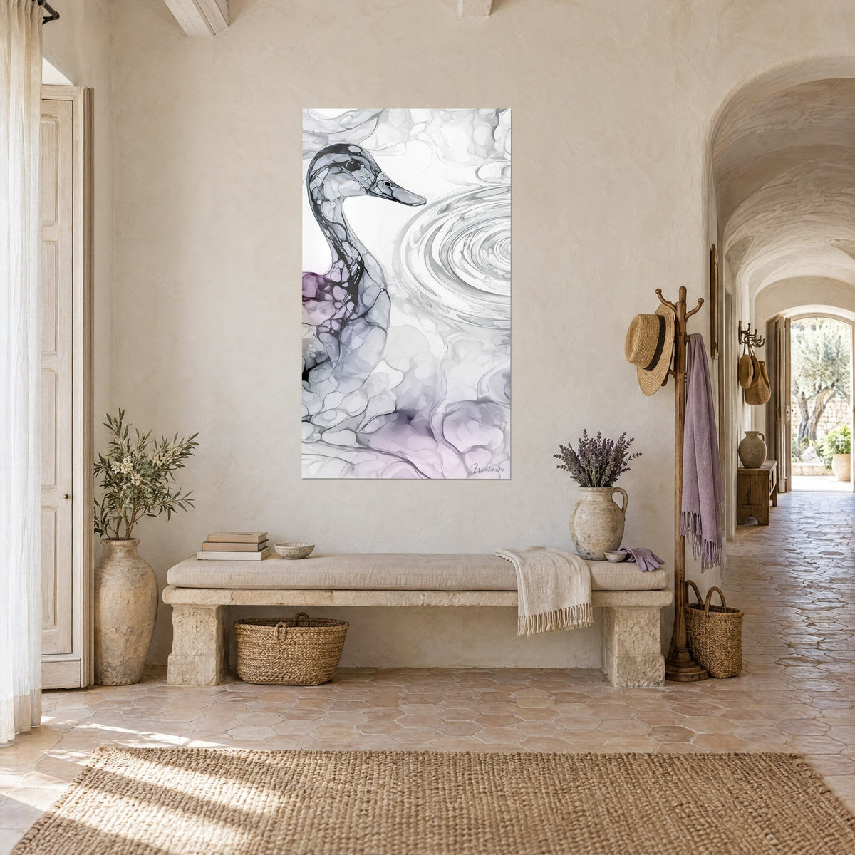 Tableau oiseau aquatique au long cou encré de noir, reflets violets et gris perle, vue de trois-quarts, mas provençal