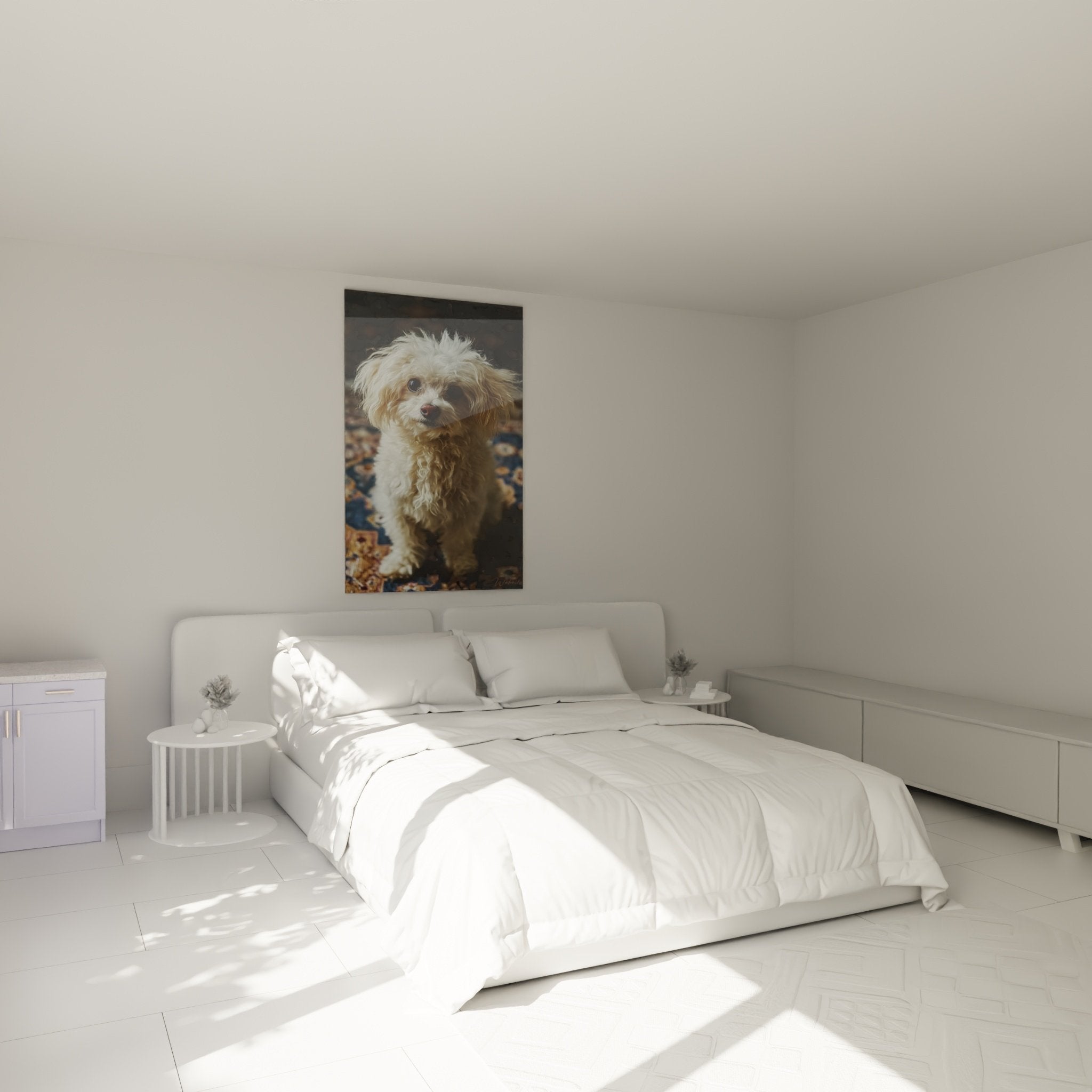 Pudel-Creme-Gemälde in modernem Schlafzimmer an beiger Wand mit Naturholzmöbeln und sanfter Dekoration