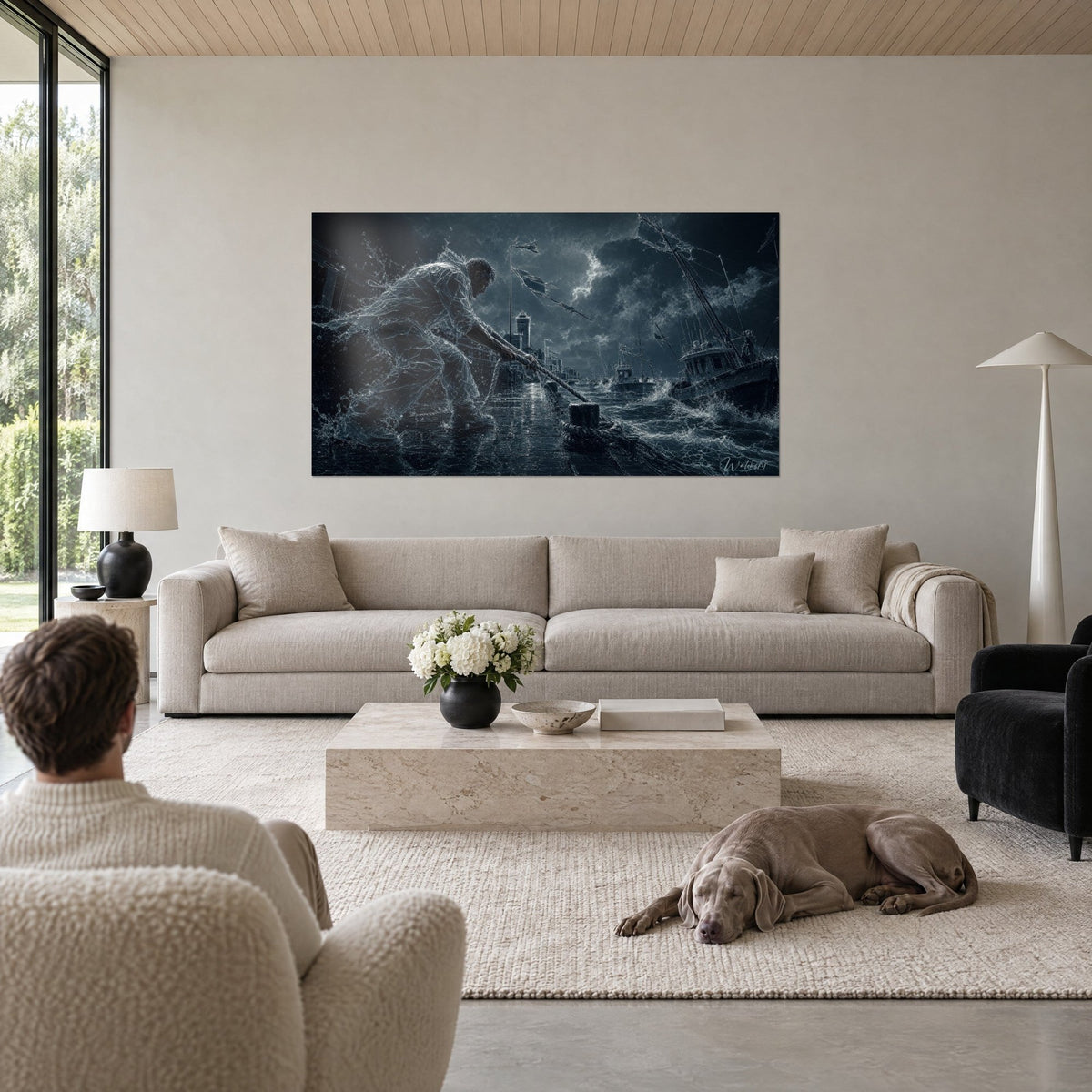 Tableau marin d'eau tirant une amarre, silhouette translucide bleu acier, ciel noir orageux, au-dessus d'un canapé dans un salon lumineux
