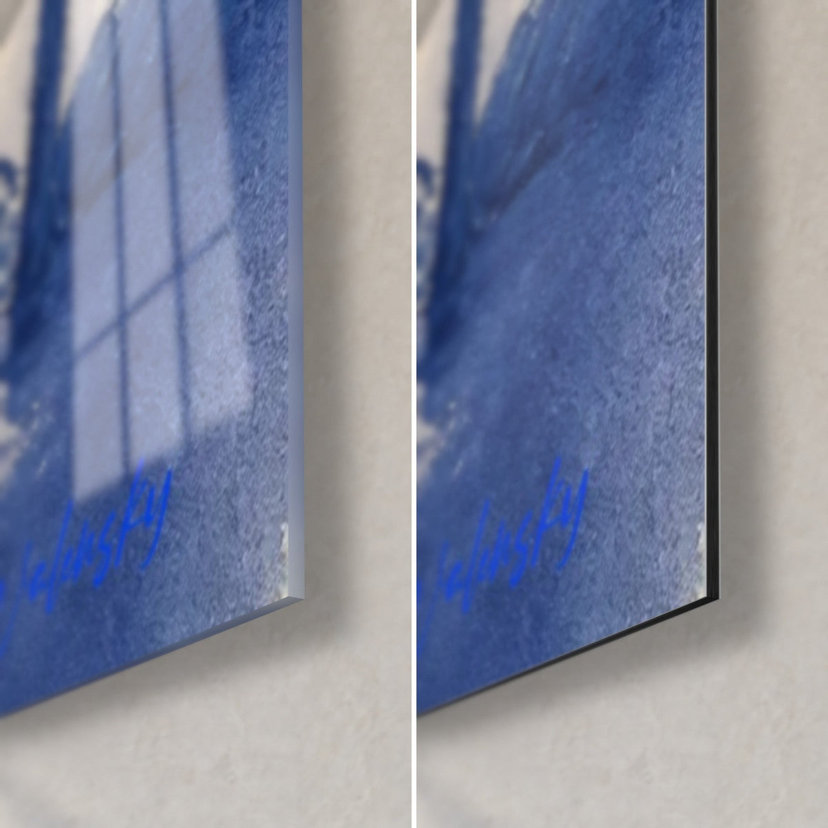 Tableau marin à l'amarre, coin bas droit : acrylique brillant aux reflets de fenêtre, Dibond noir mat, signature bleue, tranche 3 mm