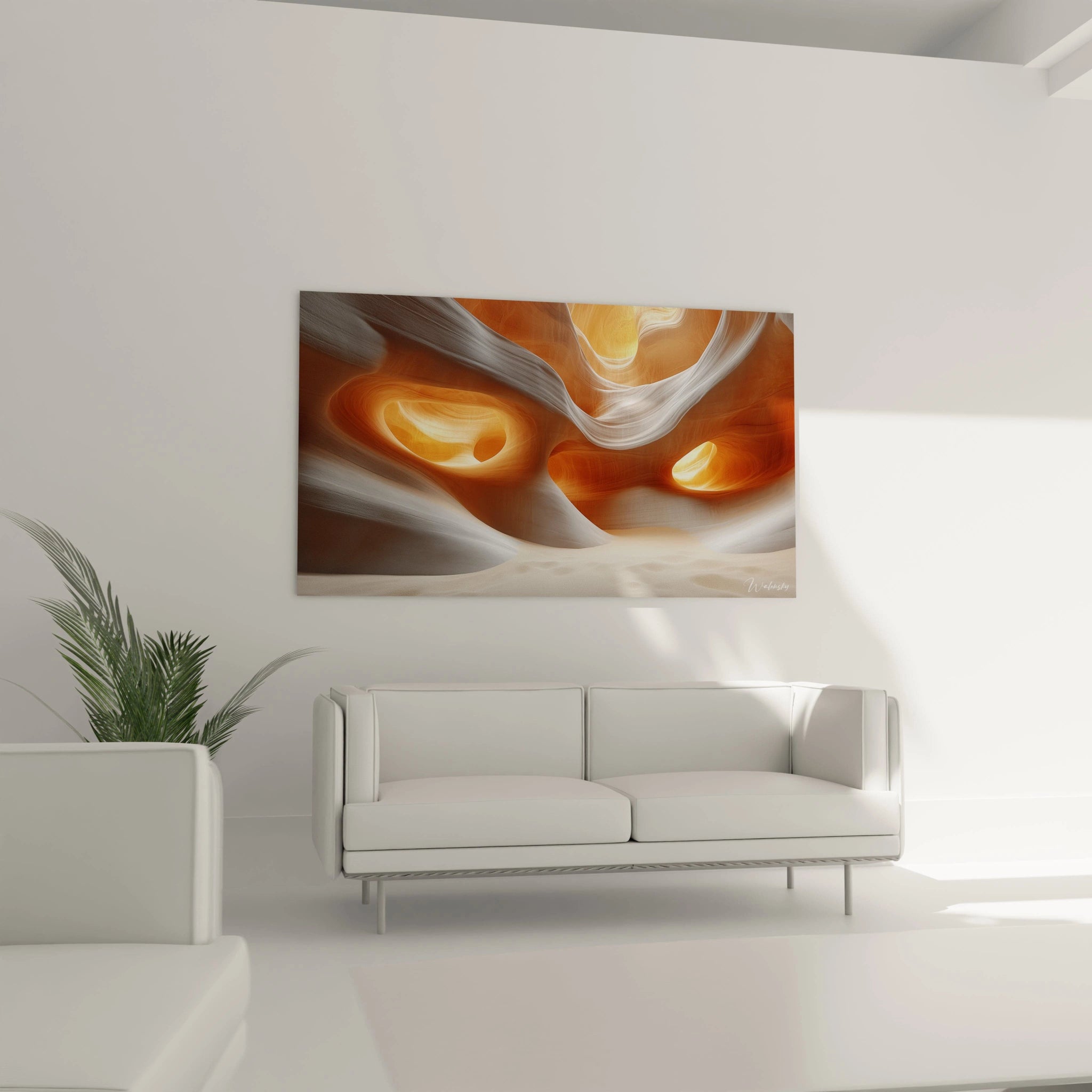 Un tableau minéral captant l'intérieur d'une grotte de canyon avec ses courbes majestueuses, où la lumière ambrée traverse les failles rocheuses beiges et blanches, révélant les textures lisses des formations sculptées par le temps.
