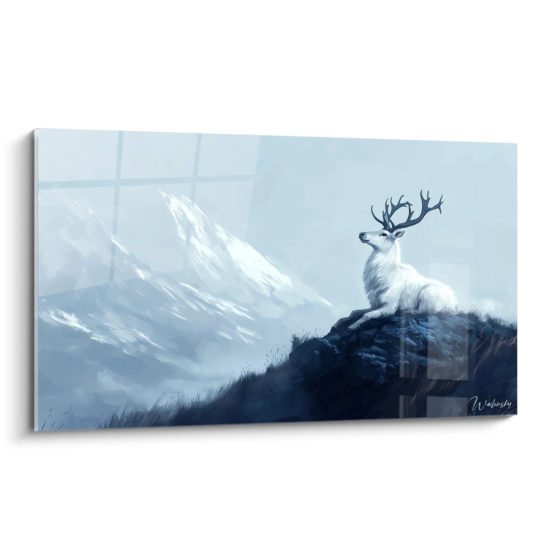 Un tableau artistique abstrait représentant un caribou blanc majestueux assis sur un rocher sombre, avec des bois imposants, face à des montagnes enneigées dans un paysage aux tons de bleu et blanc.
