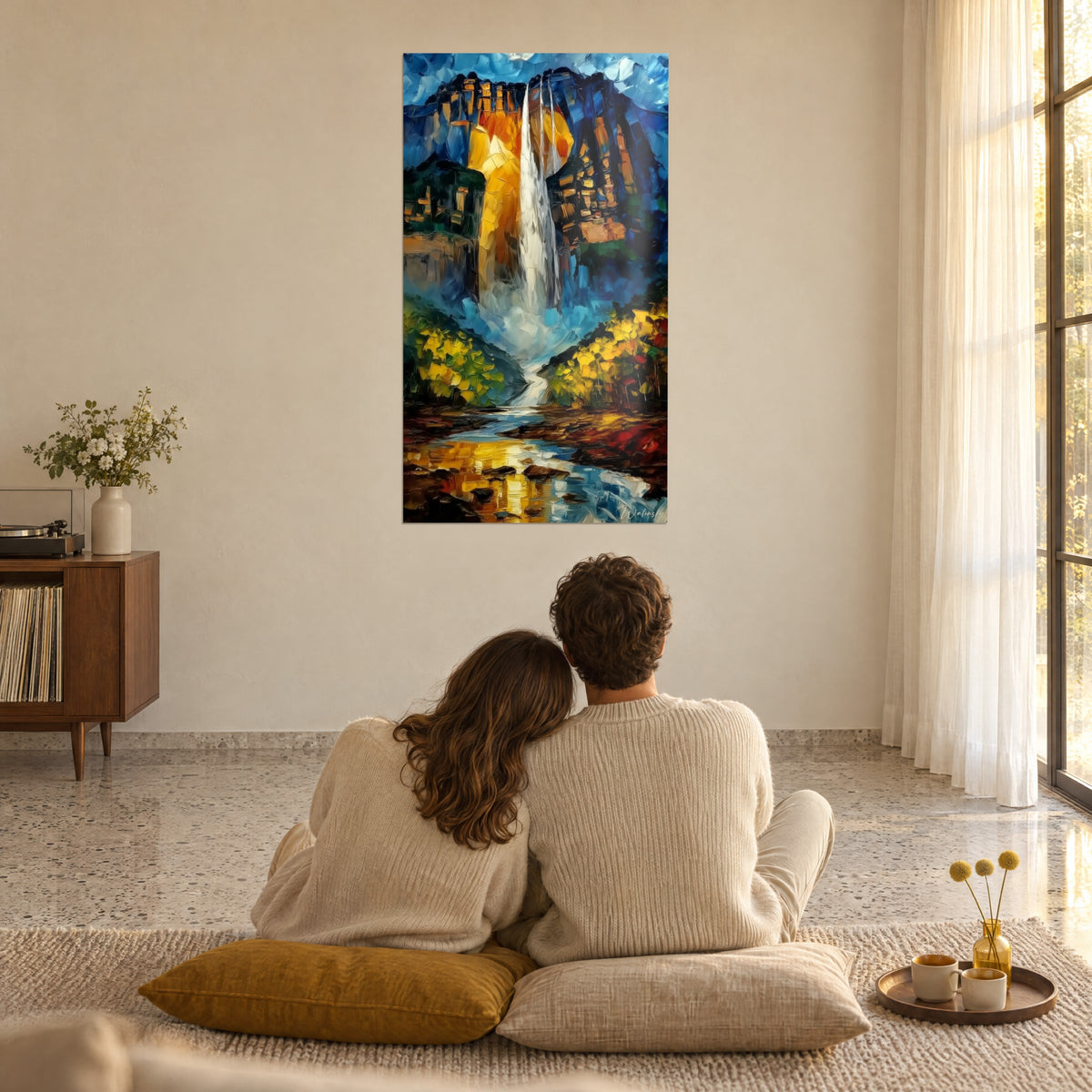 Wall art luminous curtain of water at the foot of an amber and sapphire wall, textured impasto, couple seated on cushions on the floor