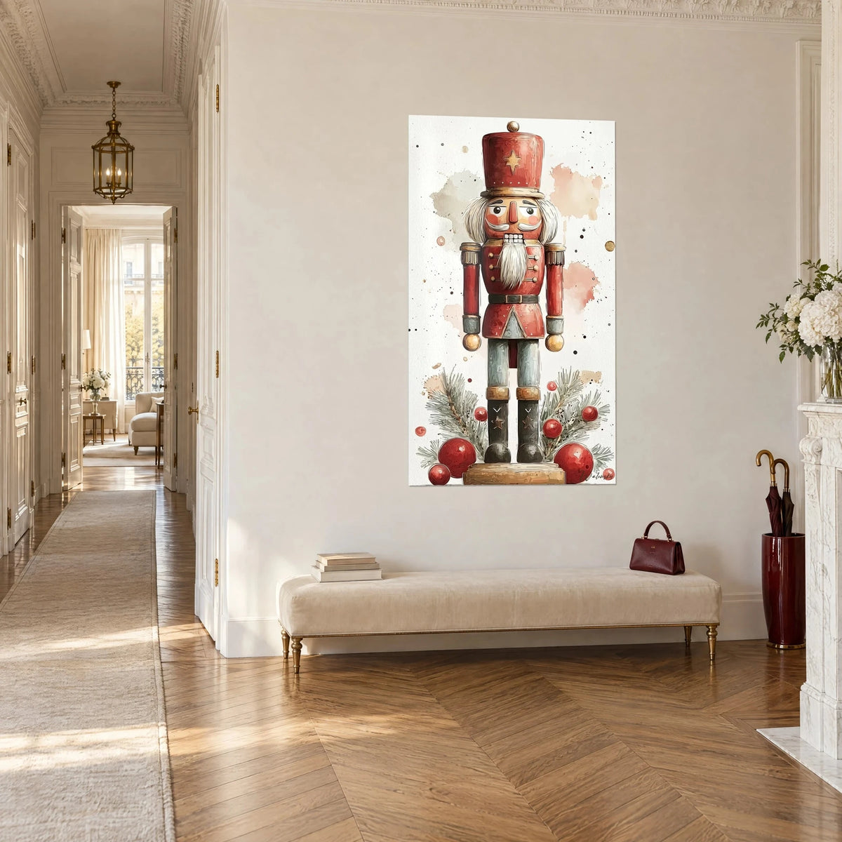 Quadro Schiaccianoci con giacca rossa a bottoni dorati, gambe grigio-azzurre, palline rosse, panca beige in un corridoio in stile Haussmann