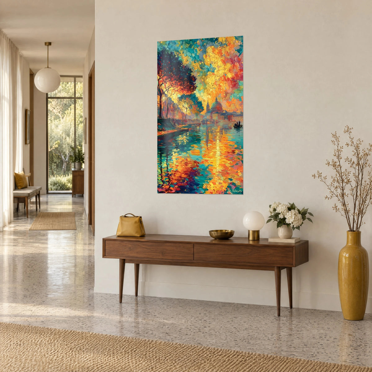 Tableau églises et quais au pointillisme, ciel jaune et corail, miroitement bleu sur l'eau, vu de trois-quarts sur une console