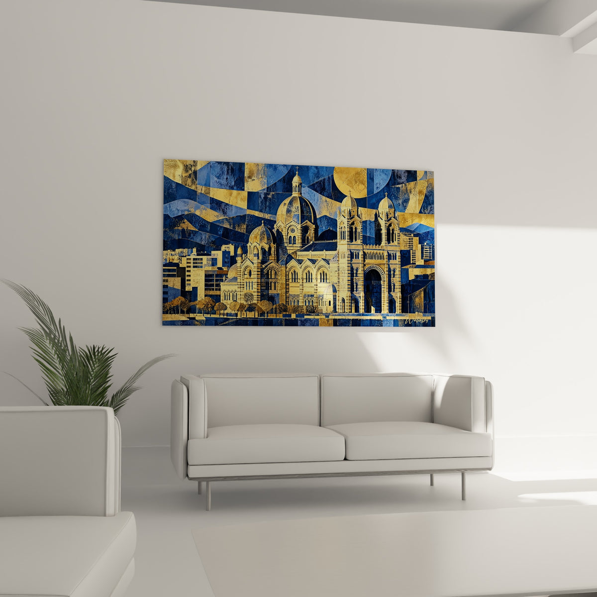 Tours jumelles et arcades sculptées bleu marine et or de l'édifice au-dessus d'un canapé dans un salon lumineux