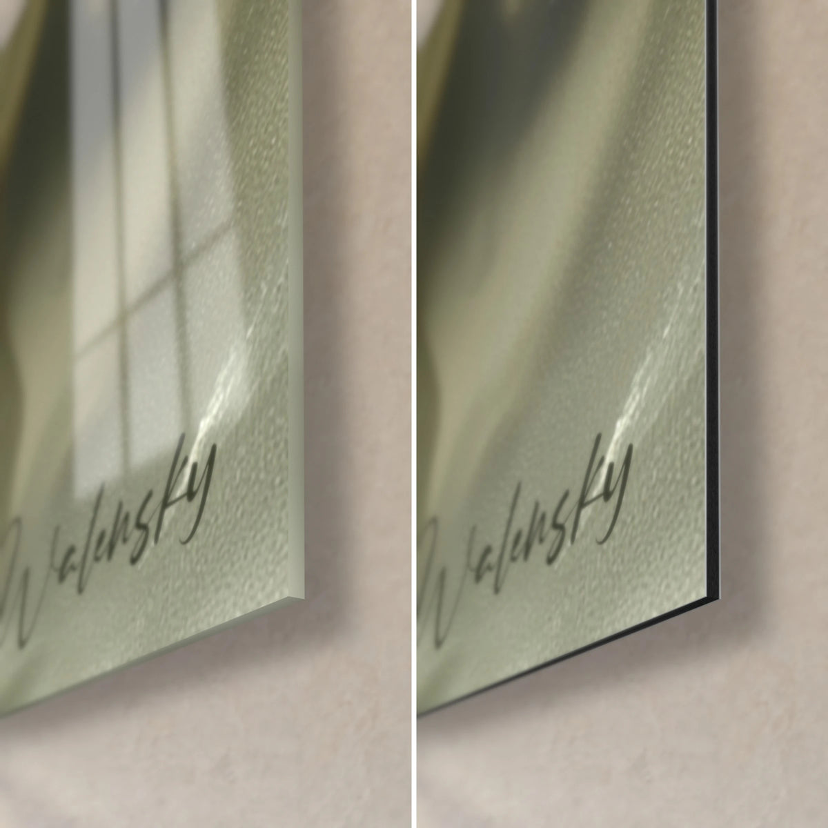 Tableau cavalier néo-classique, coin bas droit : verre acrylique brillant à gauche, Dibond noir mat à droite, signature Walensky, tranche de 3 mm