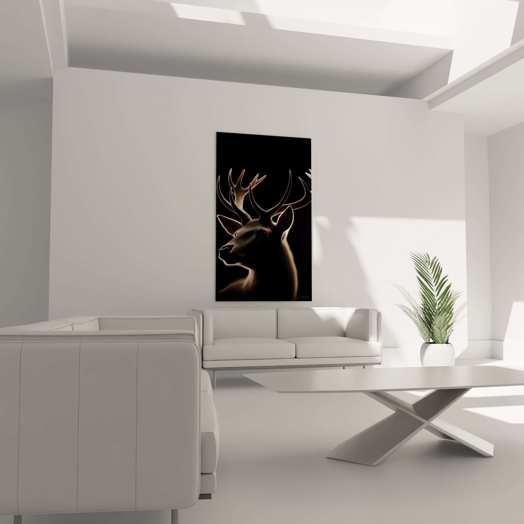 Silhouette du cerf anthracite aux bois dorés placée au-dessus d'un canapé dans un salon lumineux