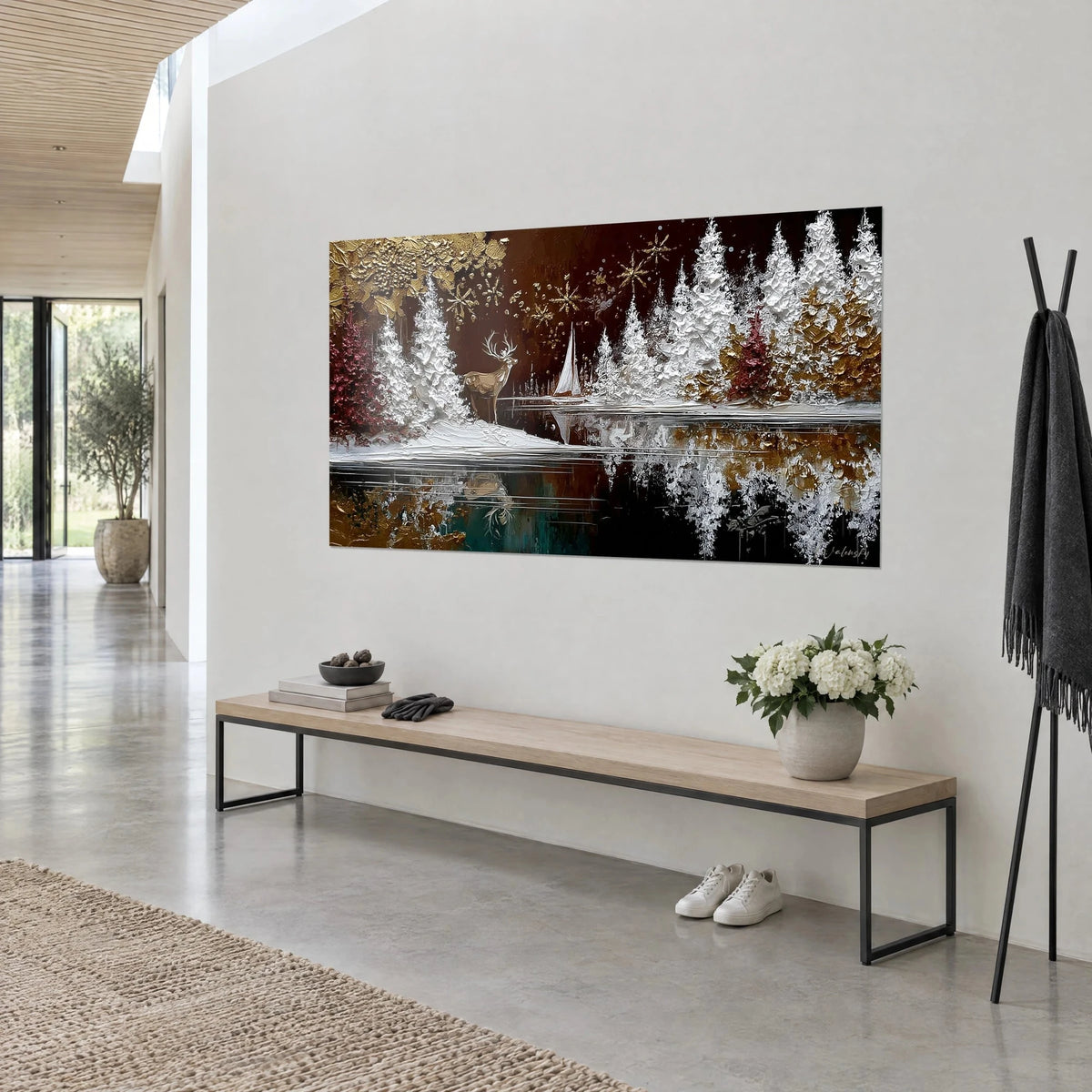 Cuadro bosque de abetos escarchados en empastes blancos y dorados, velero marfil sobre agua oscura, colgado sobre un banco de madera