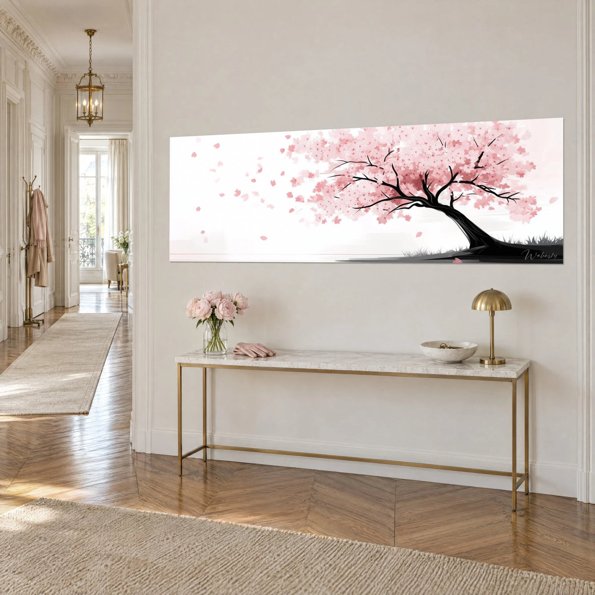 Gemälde japanischer Baum mit rosa Blütenblättern und gebogenem Tintenschwarz-Stamm, graue Gräser, über einer vergoldeten Konsole im Haussmann-Stil aufgehängt