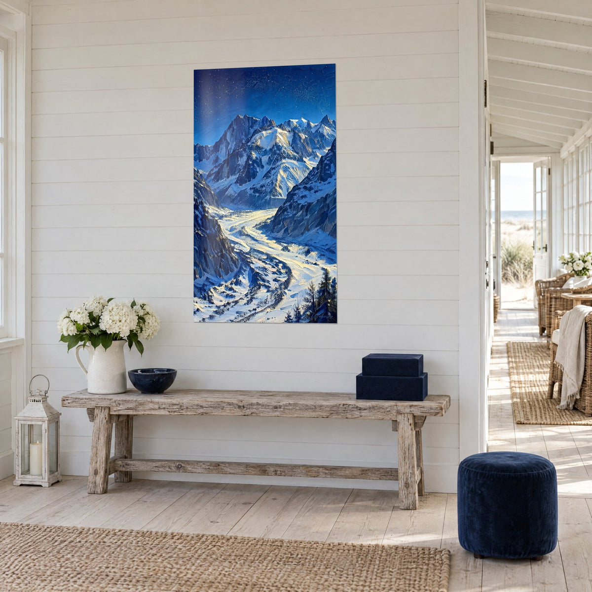 Cuadro mar de hielo entre paredes rocosas, azul profundo y blanco nacarado, en una pared de lamas, casa junto al mar