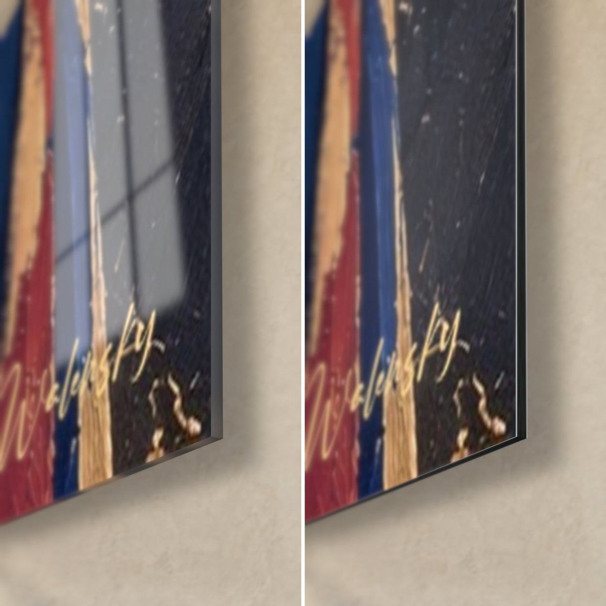 Gemälde Opernsängerin im blauen Kleid, untere rechte Ecke: glänzendes Acrylglas mit Reflexen links, mattes schwarzes Dibond rechts, goldene Signatur