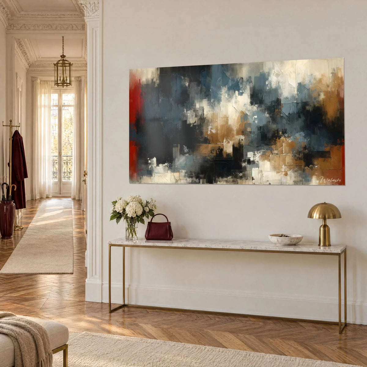 Quadro espressionista con ampie stesure color carbone, ocra bruciata e avorio, bordo rosso a sinistra, parete di un corridoio haussmanniano