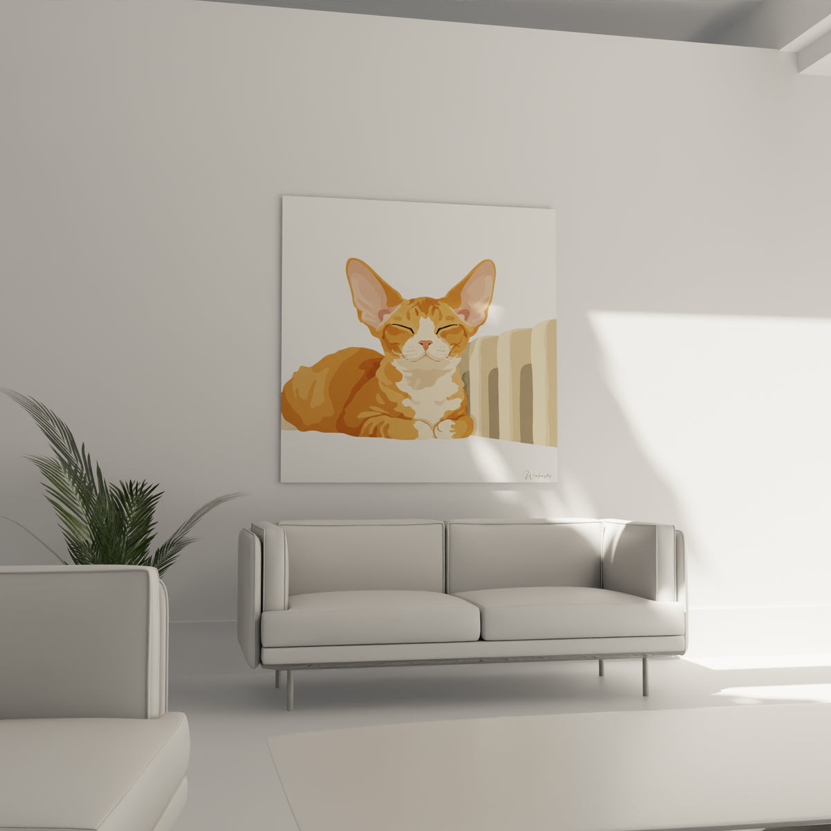 Silhouette du Chat Devon rex roux et beige, accrochée au-dessus d'un canapé dans un salon lumineux