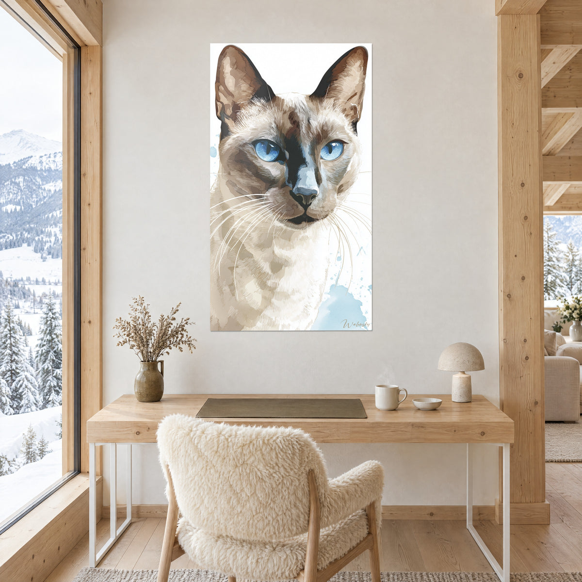 Schilderij kop van een Tonkinese kat in aquarel in ivoor en bruin, zwarte neus en fijne snorharen, boven een bureau van licht hout