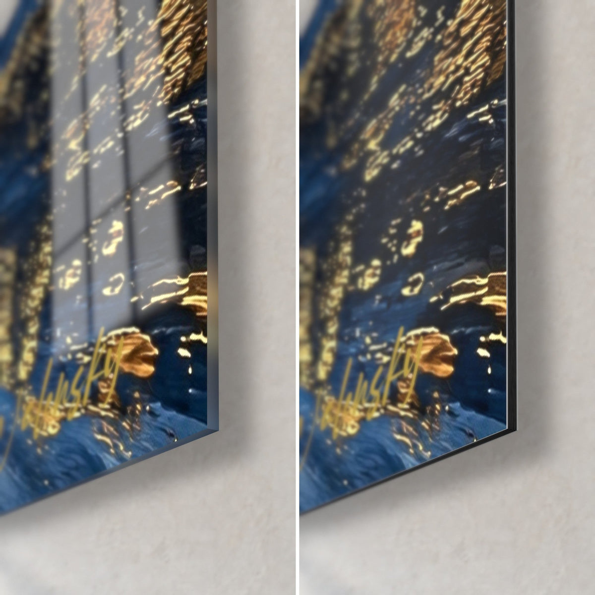Quadro di un castello sull'acqua in blu profondo e oro, angolo in basso a destra: vetro acrilico lucido a sinistra, alluminio Dibond opaco a destra, bordo sottile