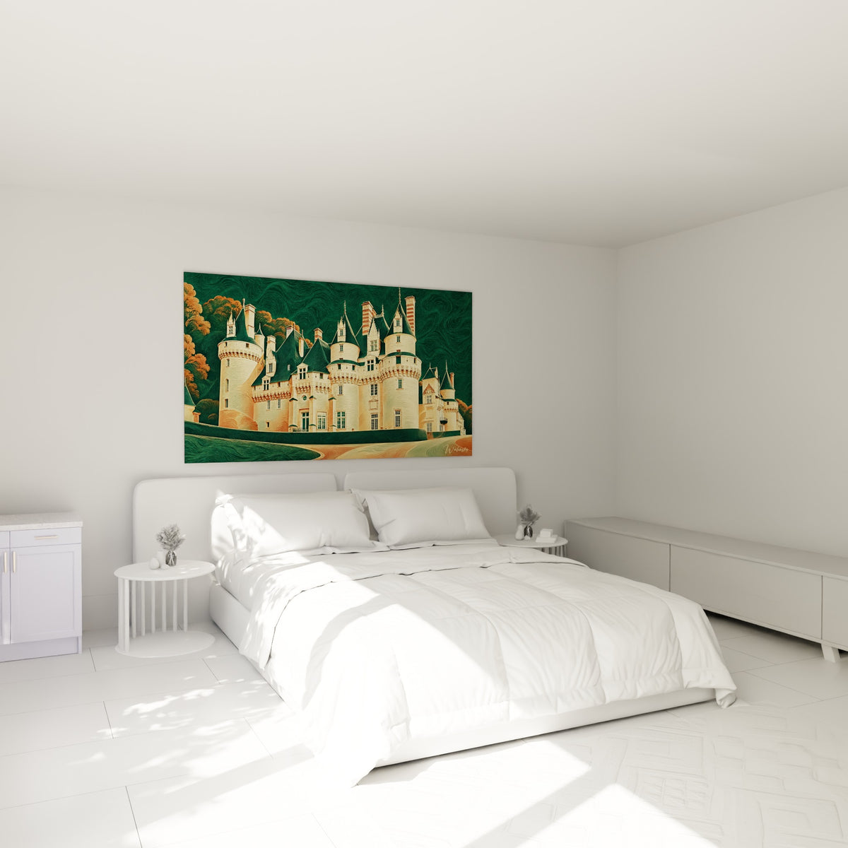 Tourelles crème et toits verts du Château d'Ussé au-dessus d'un lit dans une chambre claire