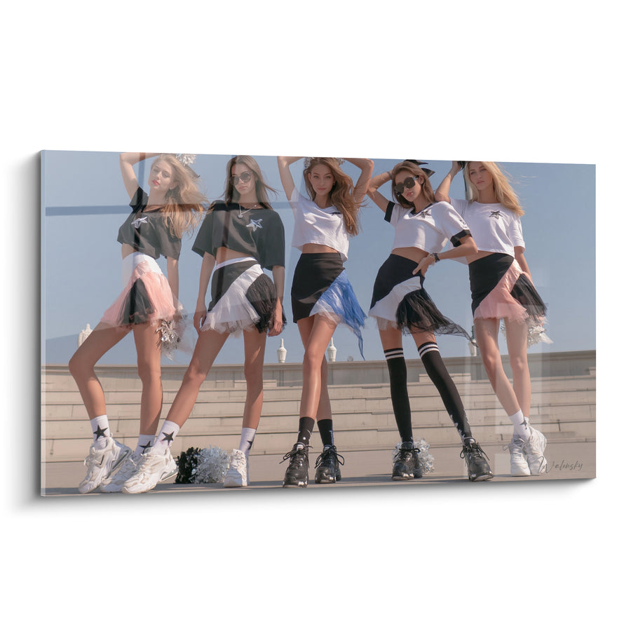 Tableau Cinq pom-pom girls en jupes noires et roses - Esprit d'équipe - Edition Cheerleader