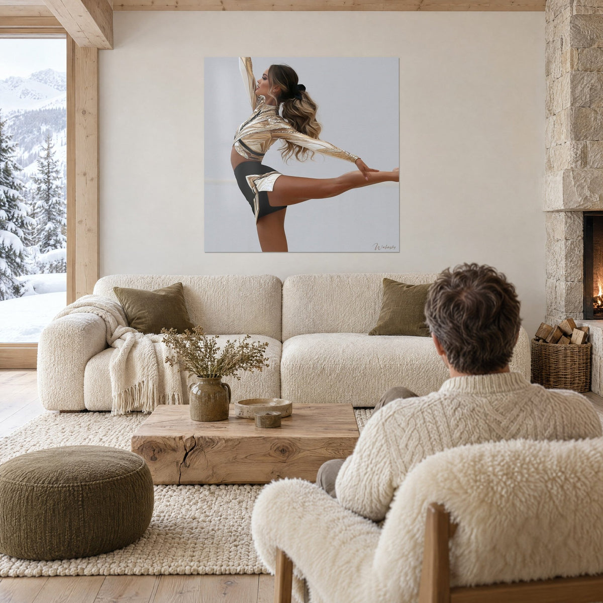 Gemälde Cheerleader in Spagat mit goldenem Strass-Outfit und schwarzen Shorts, perlgrauer Hintergrund, über einem Sofa in einem hellen Wohnzimmer