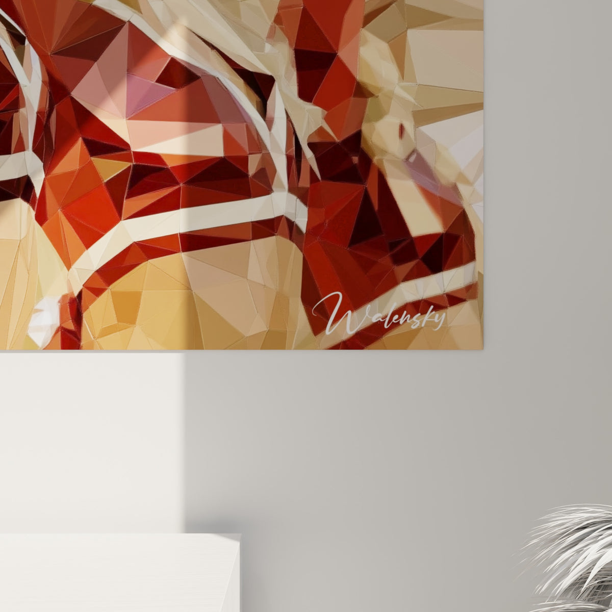 Empâtements cristallins rouge bordeaux et doré se touchant sur la toile cheerleader accrochée