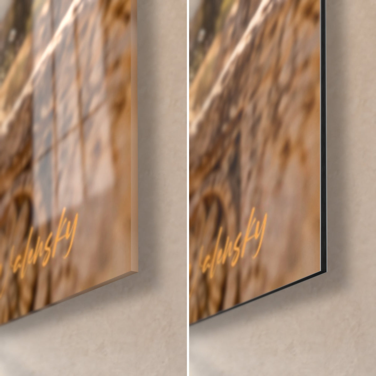 Tableau cheval doré et poussière orange, coin bas droit : verre acrylique brillant à gauche, Dibond mat noir à droite, tranche 3 mm