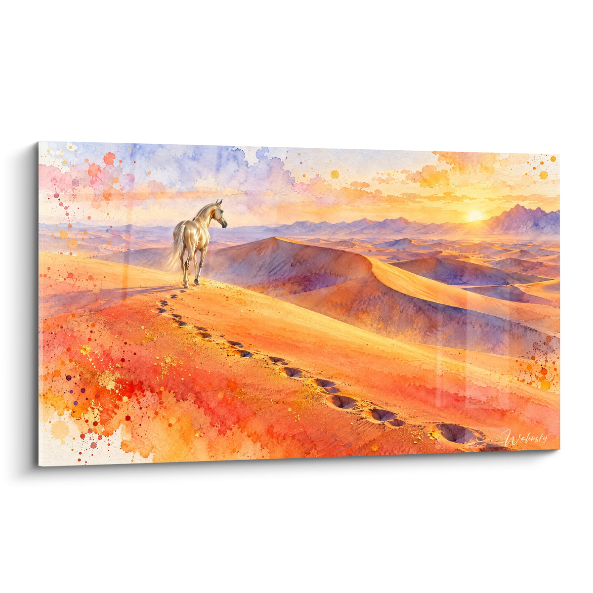 Tableau Cheval Akhal-Teke doré avançant sur dune orangée sous ciel violet et rose au coucher de soleil