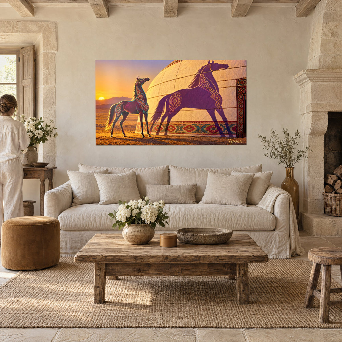 Tableau cheval bai aux harnais turquoise face à son ombre pourpre sur une yourte, soleil orangé, au-dessus d'un canapé dans un salon lumineux