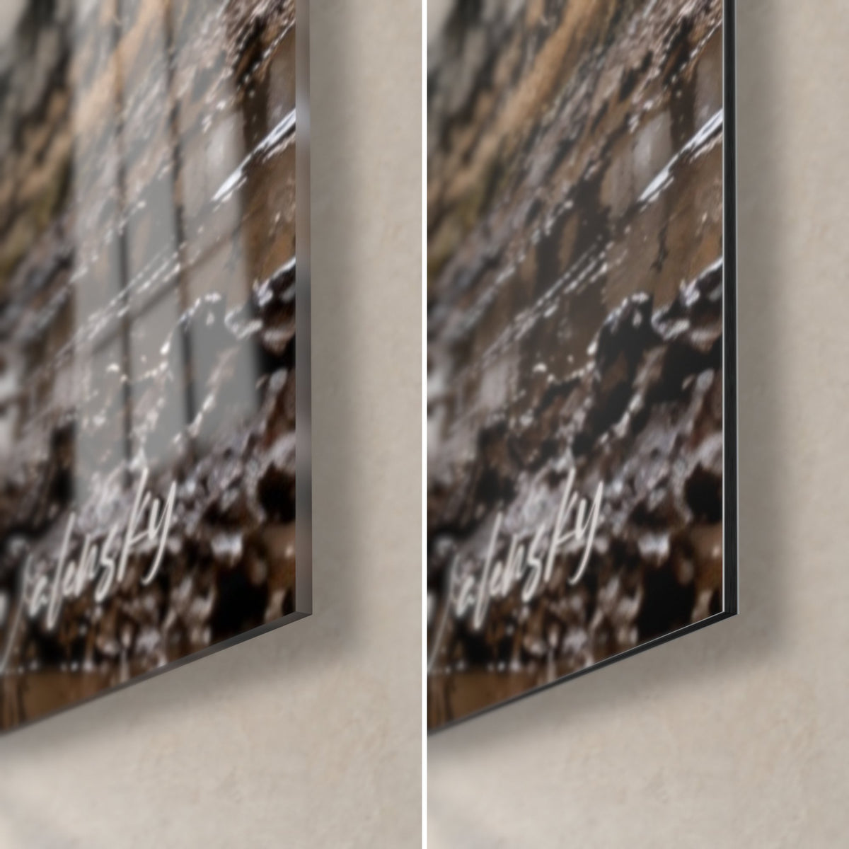 Tableau robe blanche éclaboussée, coin bas droit : verre acrylique brillant à gauche, Dibond noir mat à droite, tranche 3 mm