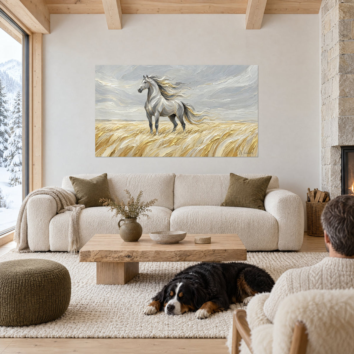 Gemälde grauer Hengst mit goldener Mähne in einem Weizenfeld, silberner Himmel, über einem Sofa in einem hellen Wohnzimmer