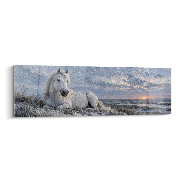 Tableau Cheval blanc allongé au bord des marais - Pause au crépuscule - Edition Cheval de Camargue