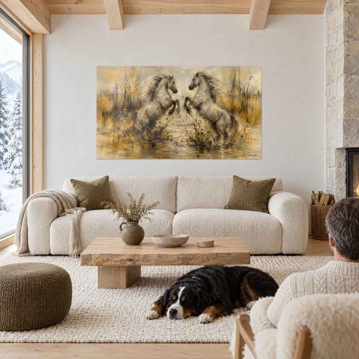 Tableau chevaux blancs cabrés face à face, crinières grises et eau dorée, au-dessus d'un canapé dans un salon lumineux