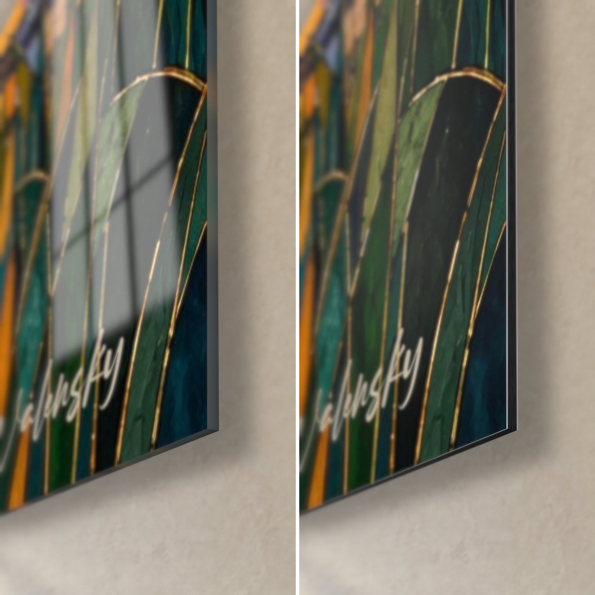 Tableau cheval en mosaïque nacrée, roseaux vert profond et filets dorés, coin bas droit verre brillant et Dibond mat