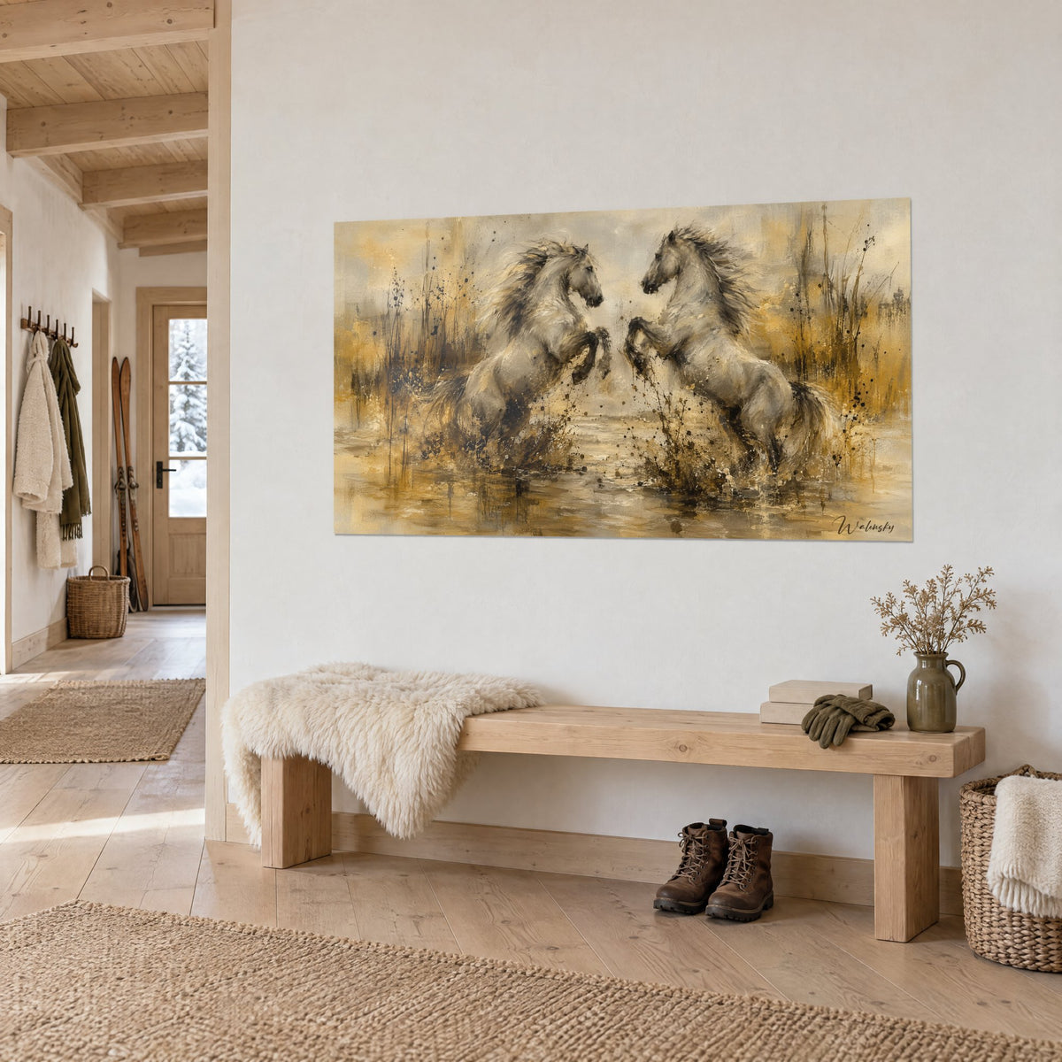 Tableau duel de deux étalons cabrés, robes ivoire, roseaux ocre et éclaboussures noires, sur un mur de chalet