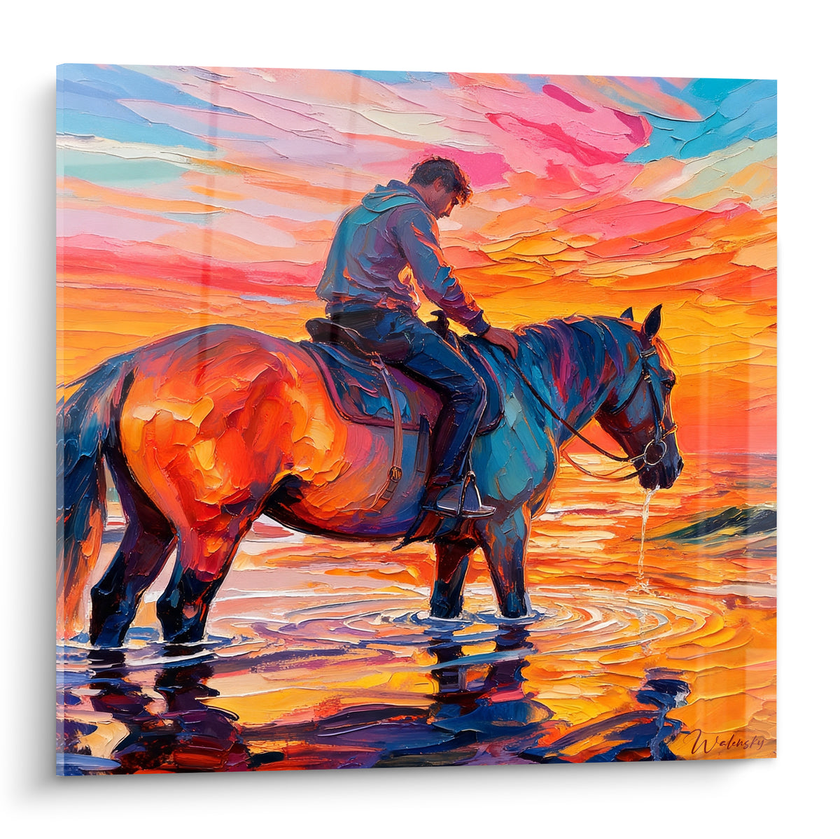Cheval fauve et cavalier bleu marine traversant une eau calme sous un ciel rose et orange