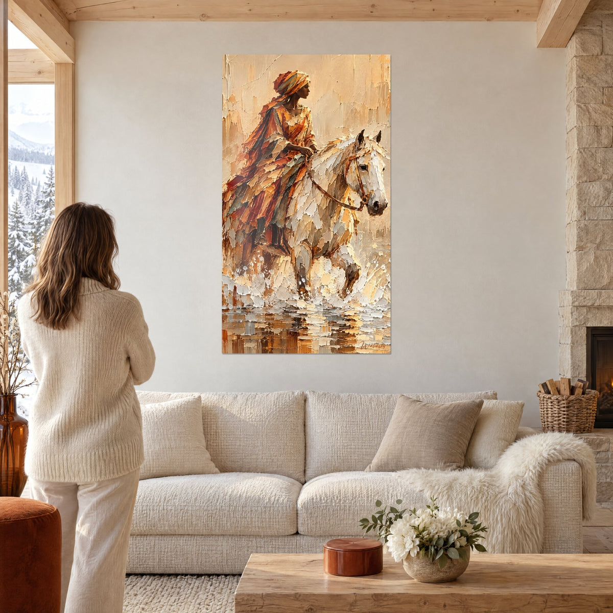 Tableau cavalière au turban orangé drapée de rouille sur cheval blanc, traversée dorée, au-dessus d'un canapé dans un salon lumineux