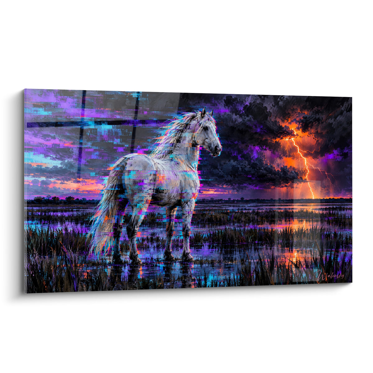 Tableau Cheval de Camargue blanc face à un éclair orangé dans un ciel violet orageux au-dessus d'un marais