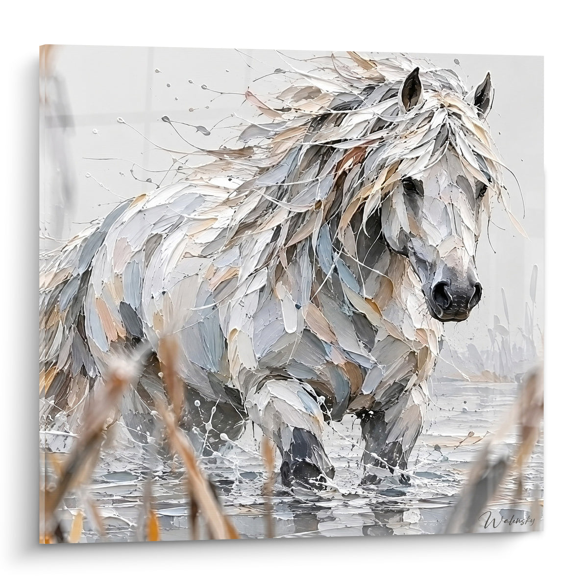 Tableau Cheval de Camargue blanc et gris anthracite traversant un marais en empâtements texturés