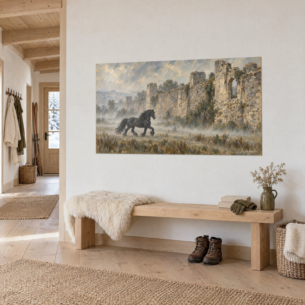 Tableau cheval à la crinière de jais trottant dans la brume, tours ocre et lierre vert, sur un mur blanc d'entrée en bois
