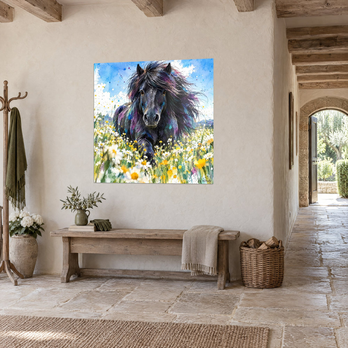Tableau poney islandais ébouriffé, crinière noire et pourpre, marguerites blanches et jaunes, sur un mur de pierre claire de la maison de campagne