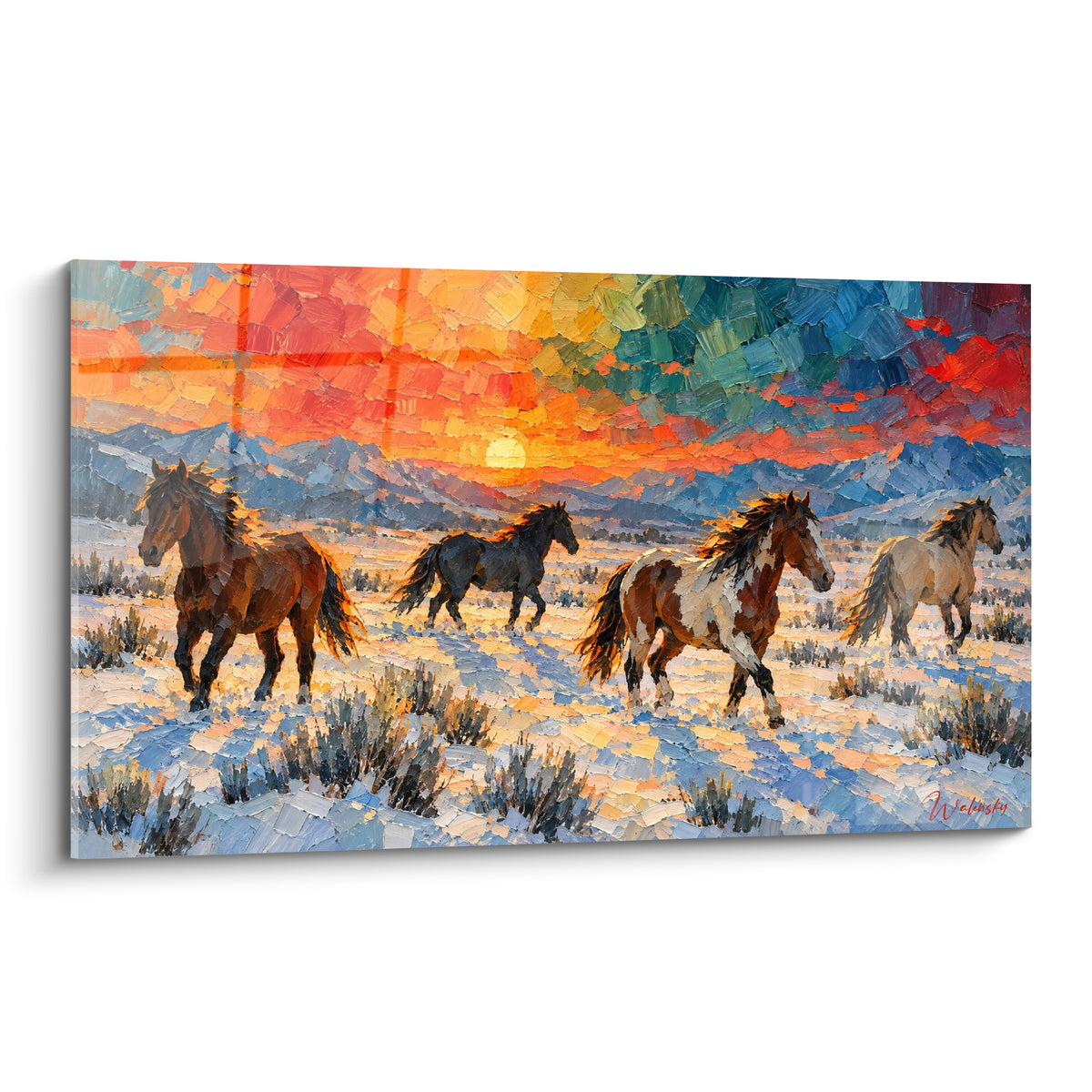 Tableau Cheval Mustang : quatre chevaux galopant sur neige sous un ciel orangé et bleu pétrole flamboyant